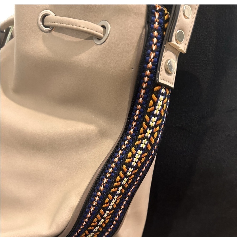 Urban Originals gray Bucket Bag drawstring opening/woven multicolor sides - Picture 2 of 12